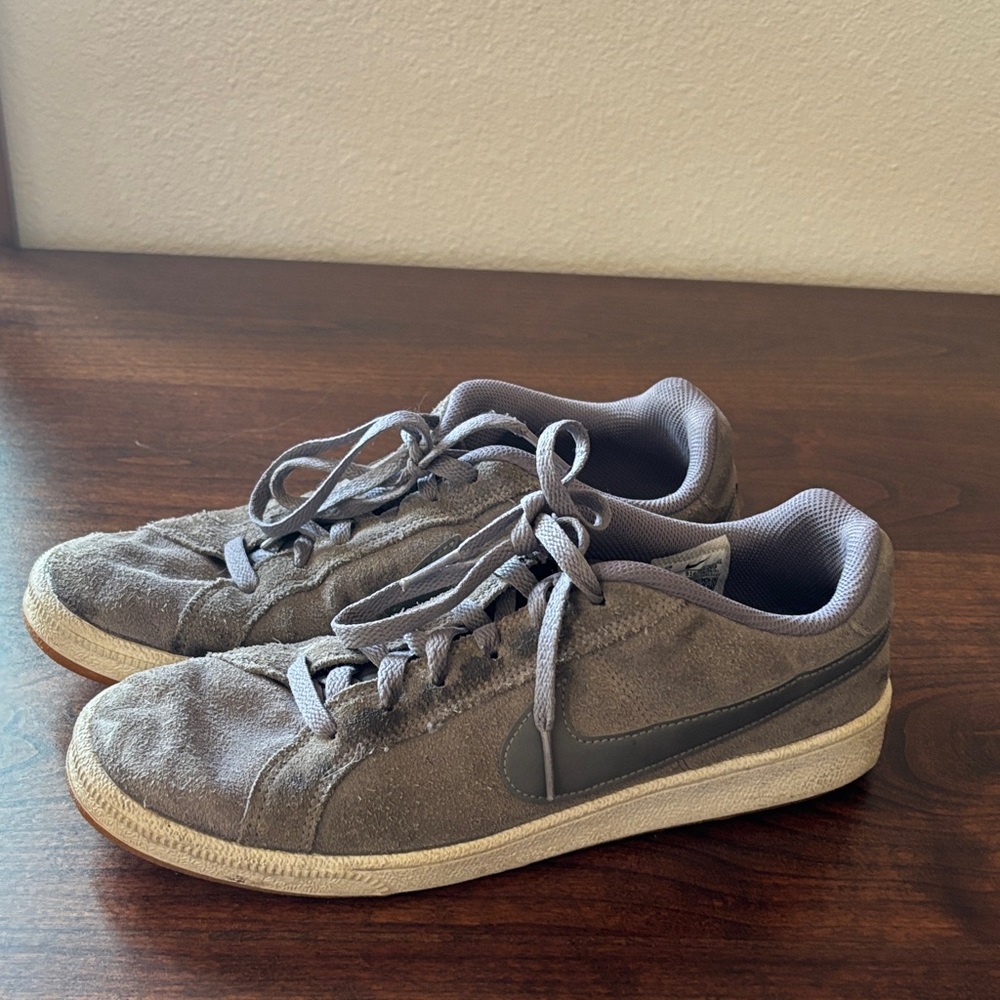 Nike Men's Charcoal Sneakers